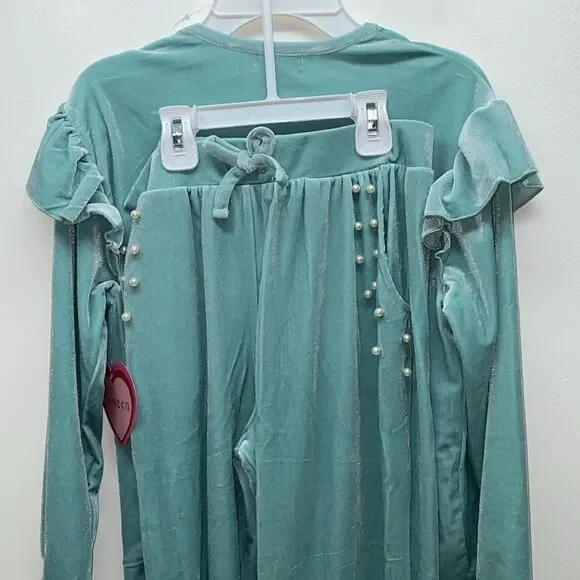 🔥 Btween velvet green 2 pc set sweater & pants sz 12 New - Picture 3 of 5